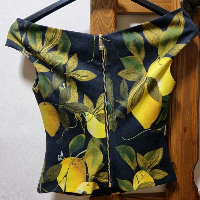 Дамски топ с паднали рамена с десен на лимони - Ted Baker