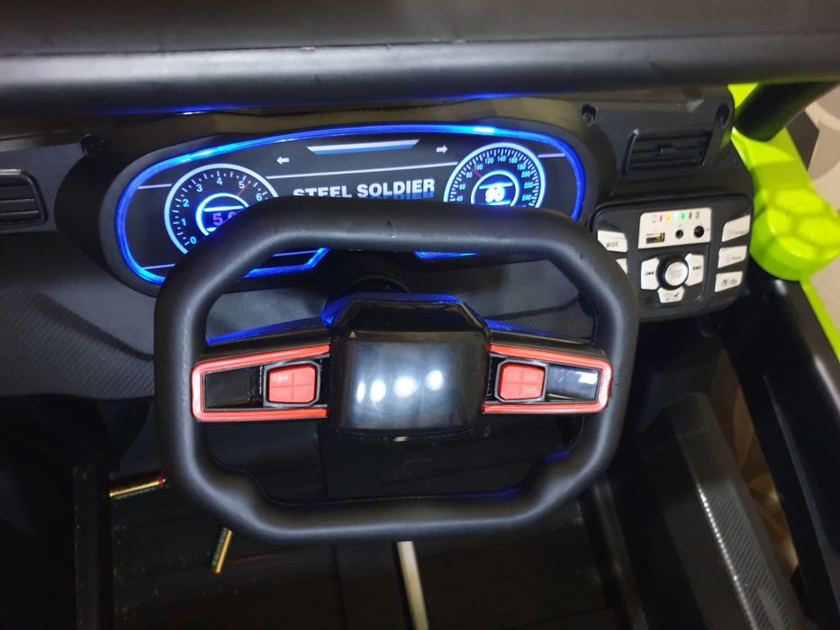 Vand masina electrica 4x4 cu telecomanda