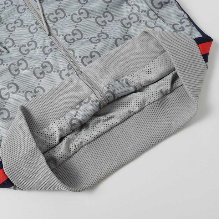 Kurtka Gucci Această haină are o reinterpretare odświeżony