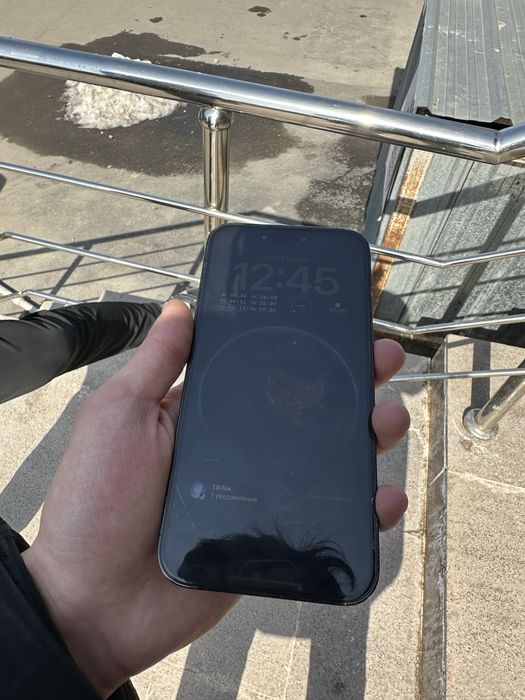 Продаю айфон 14 про макс на 256г