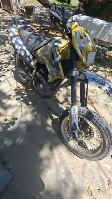 Suzuki dr 125c