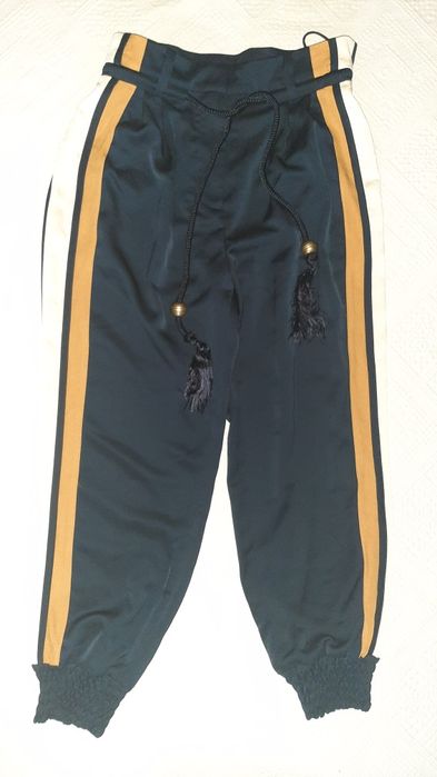 Pantaloni  marimea 38, material subtire si usor
Dim talie 38 cm x 2,