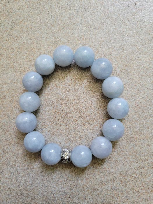 Комплект гривни от полускъпоценни камъни с подарък обеци на ТОП цена