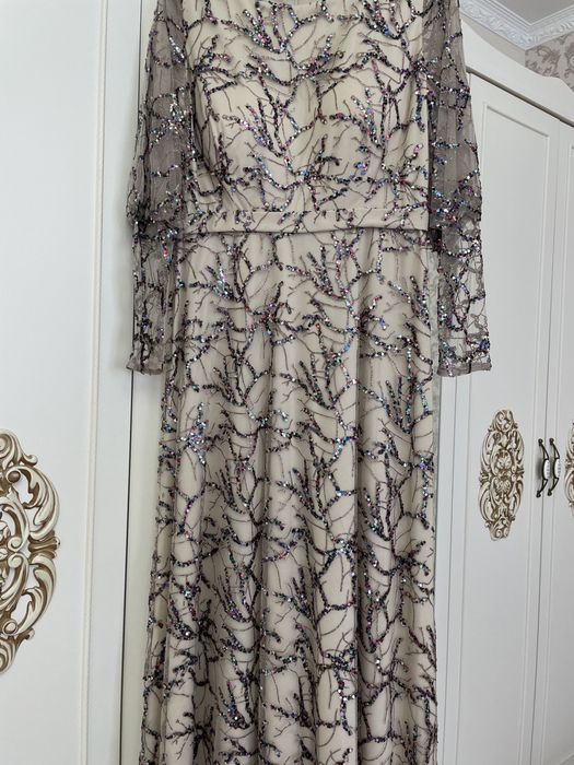 Продам вечернее платье срочно!