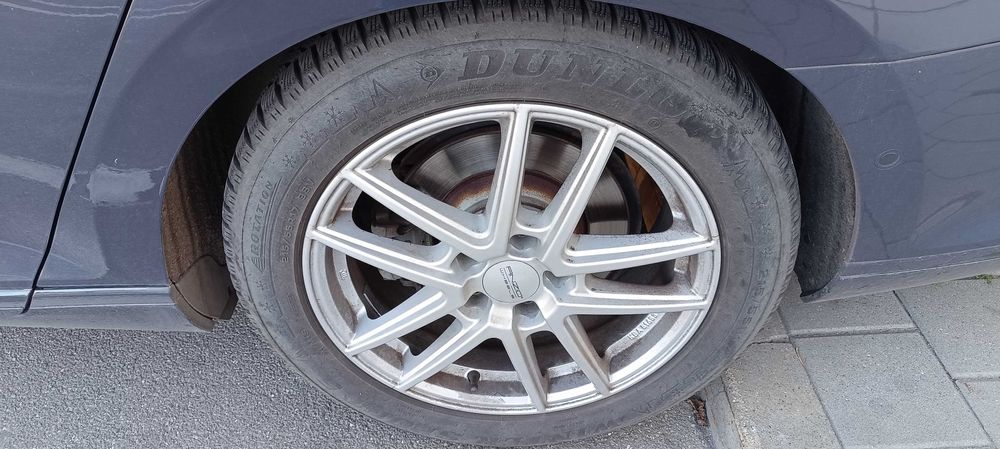 Vând jante Anzio aliaj 17" echipate cu cauciucuri iarnă pentru VW B8