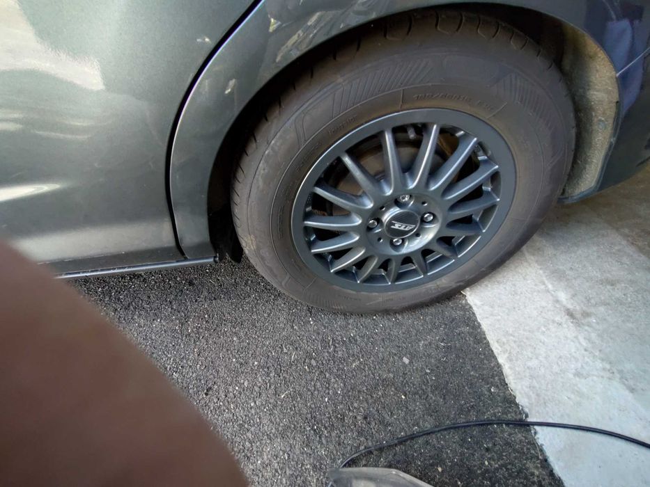 Гуми с алуминиеви джанти