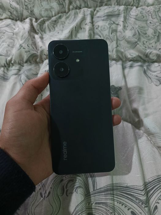 Realme not 60x. Xotira 64/3+2. Aybi burchagida katilgan joyi bor.