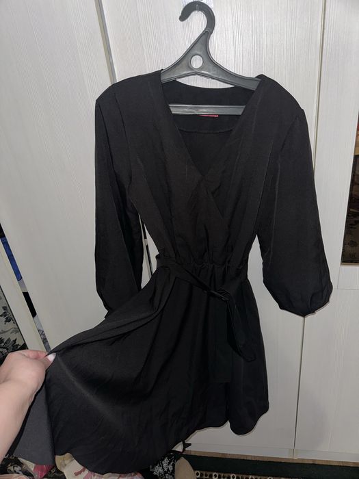 Продам б/у платья, цена договорная