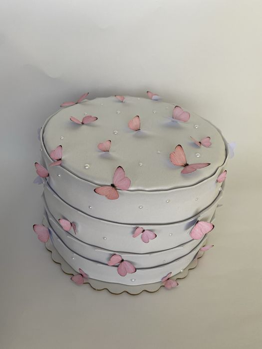 Бутафорна торта от фоам