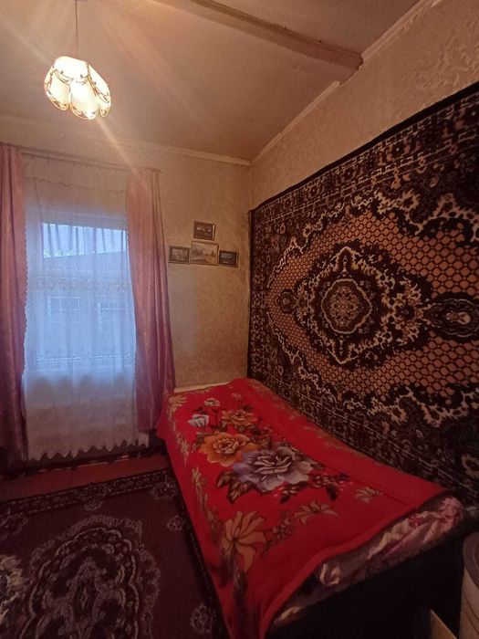 Большой Высокий дом в рабочем поселке