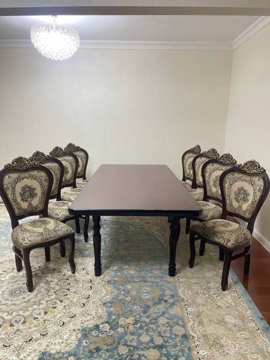 Стол и 10стул комплект в идеалном состояние