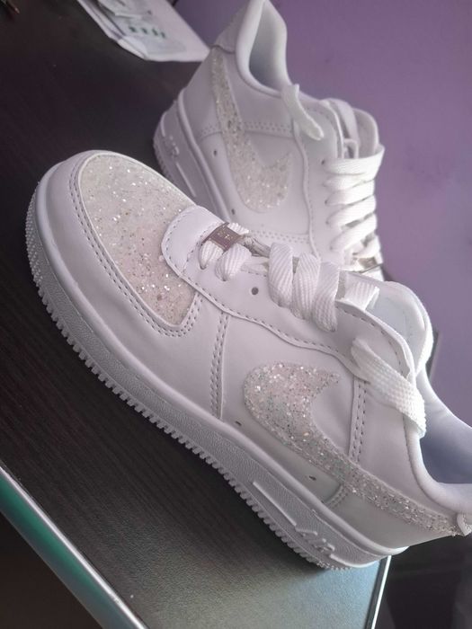 Pantofi nike noi