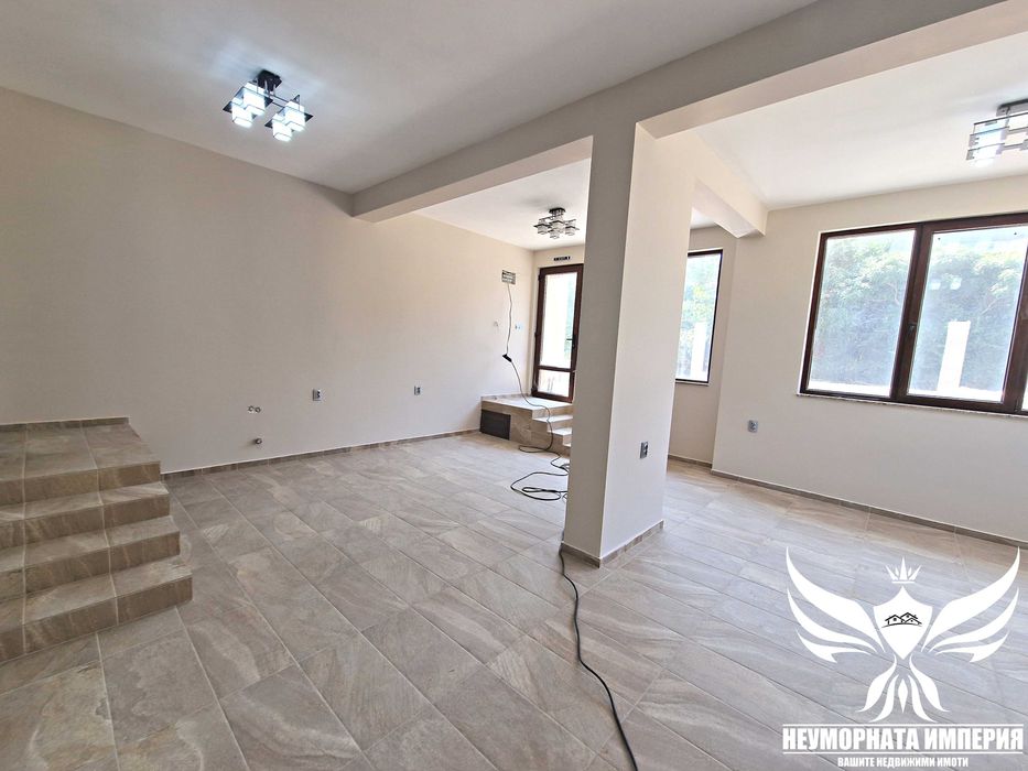 Под наем помещение, ателие, магазин, офис, склад 60кв.м. гр.Асеновград