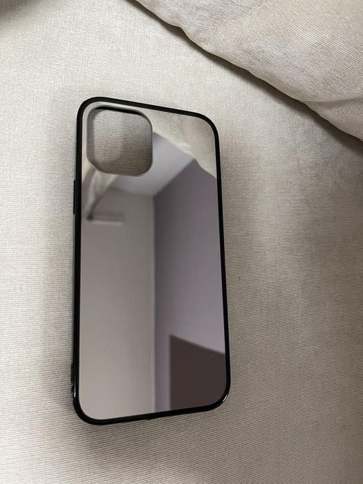 Продавам кейсове за Iphone 16 pro max , 12 pro MAX