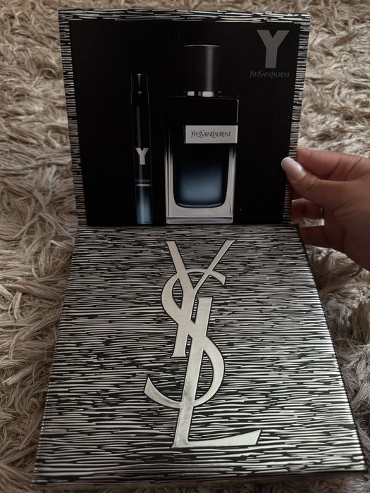 Set Yves Saint Laurent -Apa de Parfum( 100ml)+ Mini