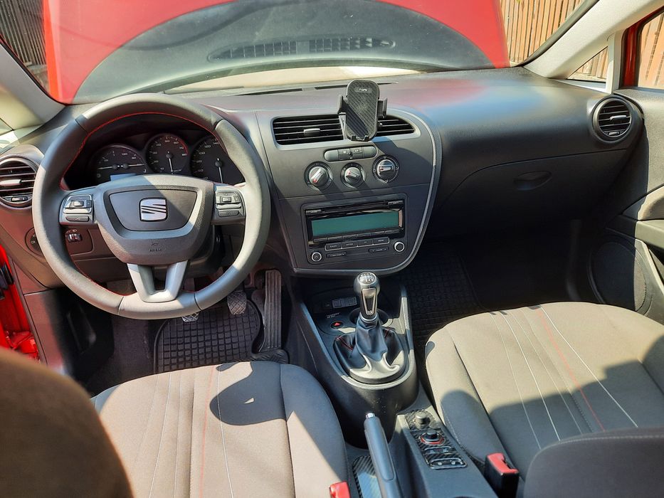 SEAT Leon 2011 — imagine 3