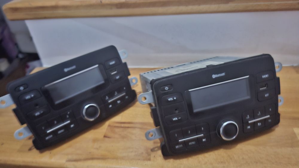 Radio auto Renault &Dacia cu Bluetooth și USB