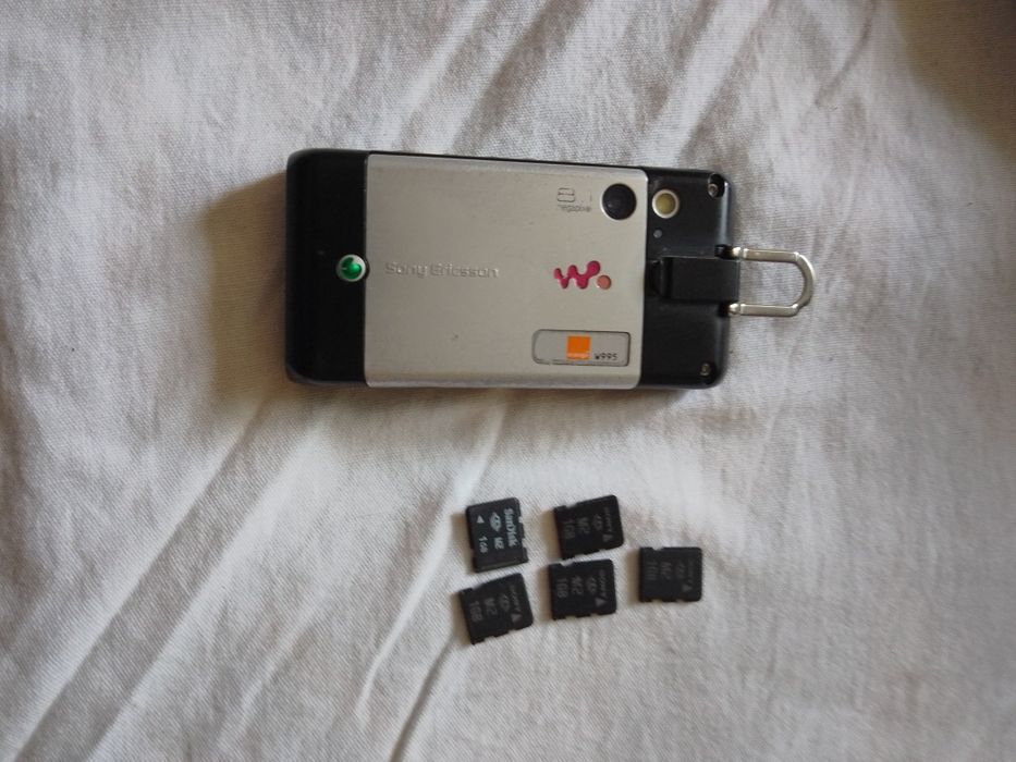 Sony Ericsson W995 preț 200 lei