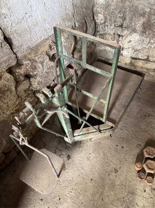 Vand cantar metalic vechi model 934 p11 200 kg