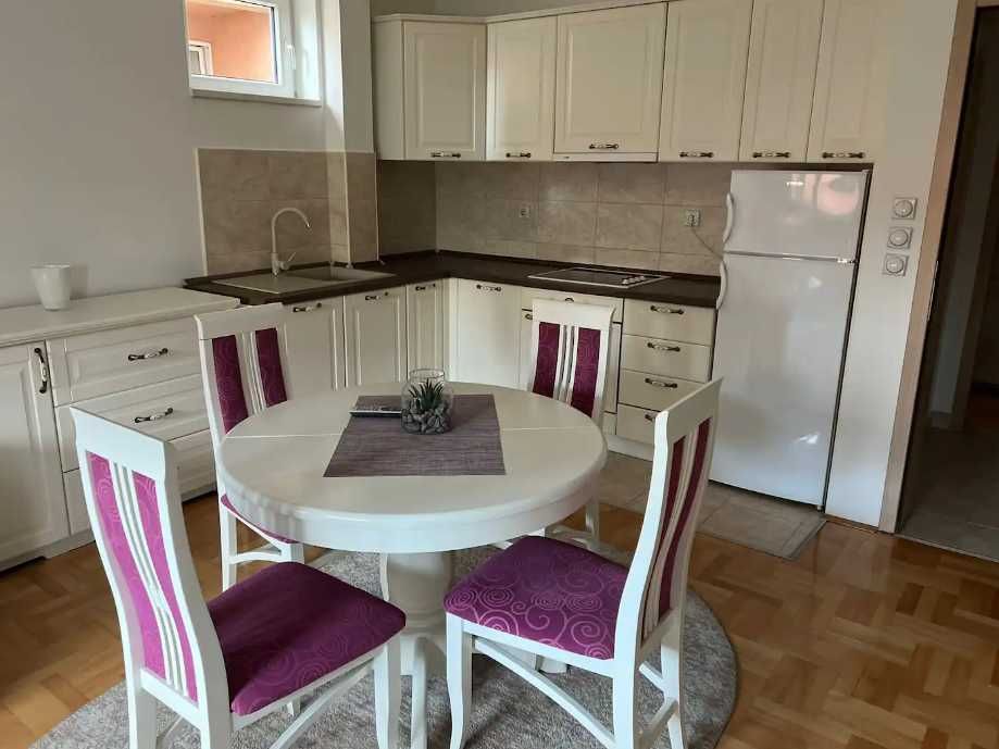 Дава се под наем Двустаен апартамент в Пловдив, Остромила - 60 кв.м за 350 € - Снимка #4