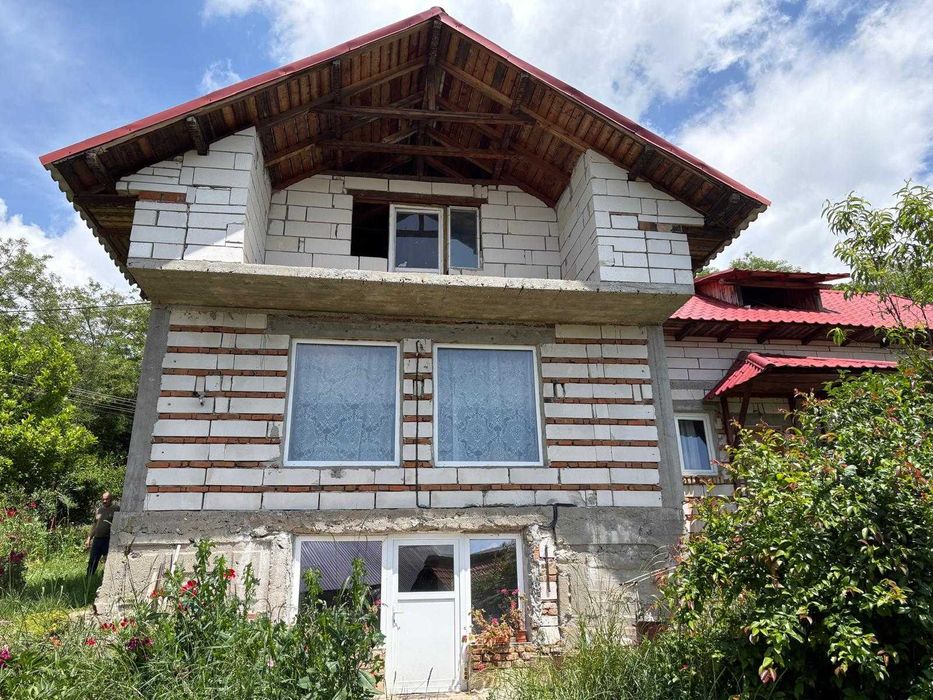 Casa si teren Vernesti