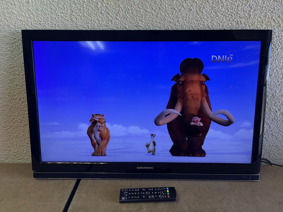 Телевизор GRUNDIG Full HD LED 32“ - 32VLE8120BG