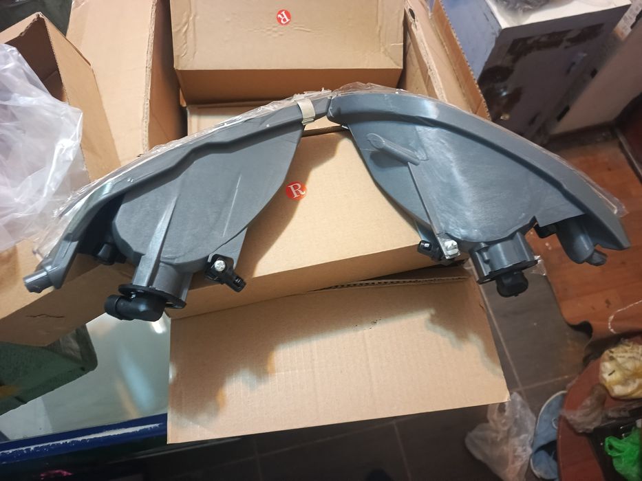 Противотуманки Тойота Сиенна 20кузов