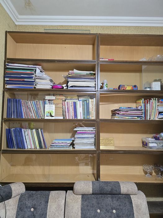 шкаф полка мебел