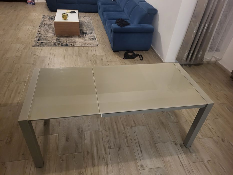 Masa Lem's extensibilă