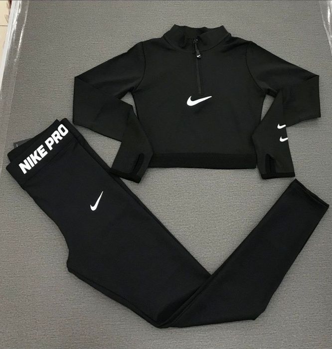 Дамски спортен екип