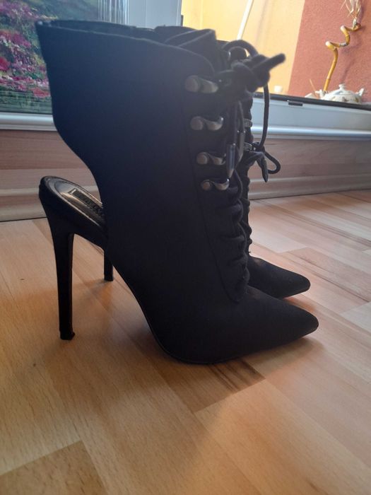 Елегантни дамски обувки Forever21,размер 37