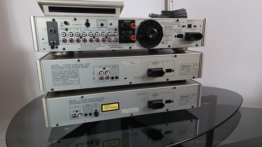 Linie HI-FI Technics E10 , Amplificator , CD player , Tape , Telecomanda . Seria E .