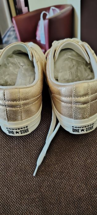 Converse mărimea 40