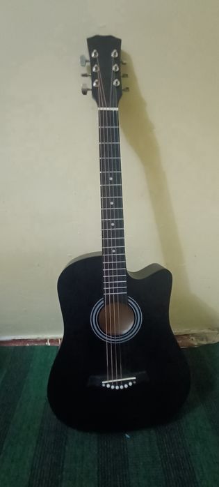Gitara holati yangi
