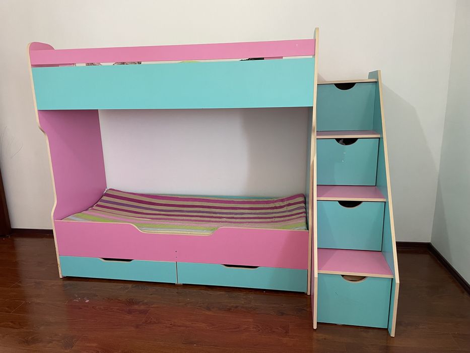 Детская двухъярусная кровать