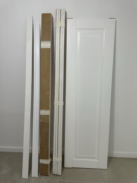 Дверь с ручками, ламинат новый упаковка