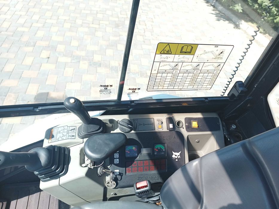 Bobcat E26 Mini Excavator 2013 – 2.6T, impecabil