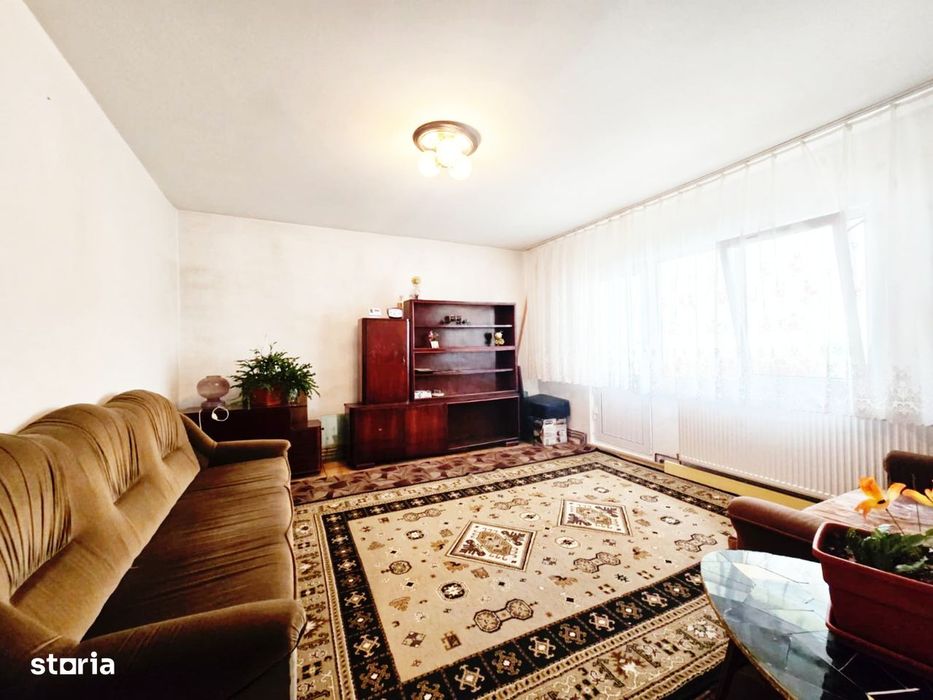 Apartament 3 camere, decomandat cu centrala - Micalaca Miorita