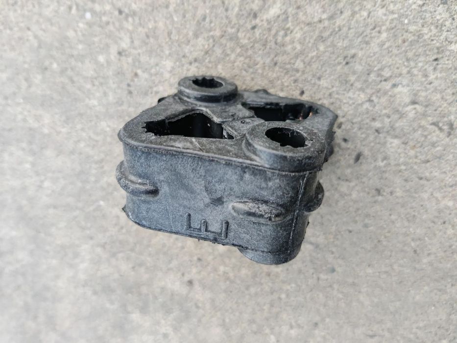 Cauciuc sustinere toba esapament BMW Seria 1 3 4 F20 F21 F30 F31 F32 7616850