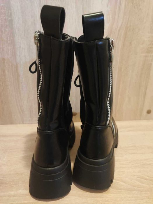 Черни боти нови 38