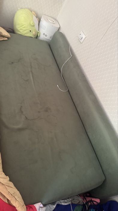 Диван прямой зеленый с ящиками