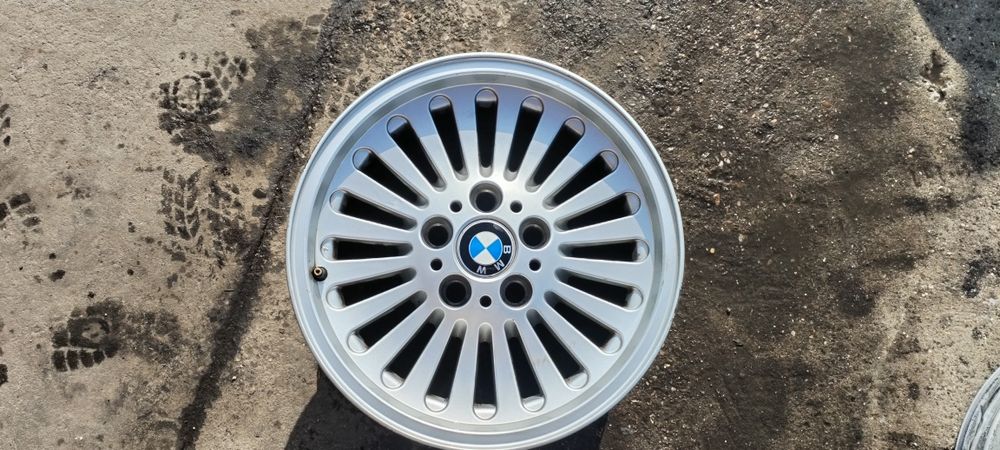 Vând set jante de  aliaj pentru BMW R16