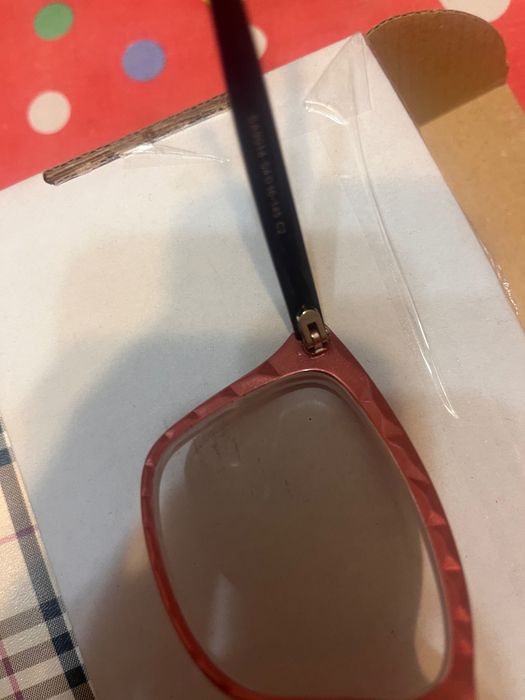 Рамка за очила със стъкла и кутия като нови