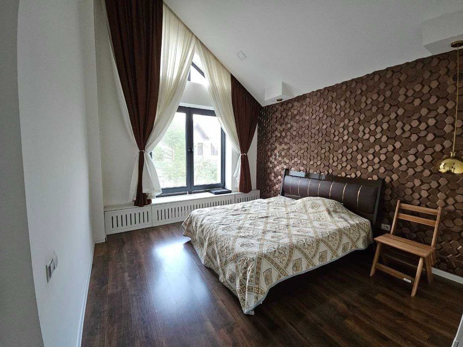 Продается собственный трехуровневый кирпичный дом