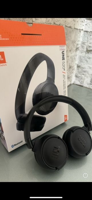 Наушники JBl.