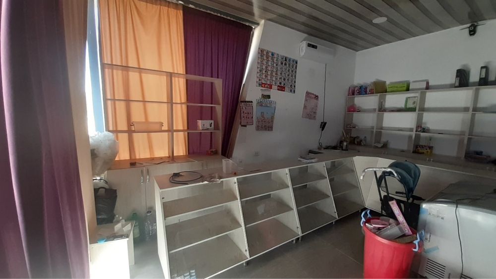 Srochno Lomonosnova 17.  17 - 7 maktab oldida dukon sotiladi