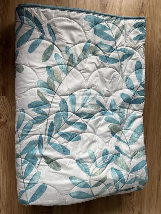 Кувертюра, олекотена завивка в нежни синьо зелени нюанси 165*260