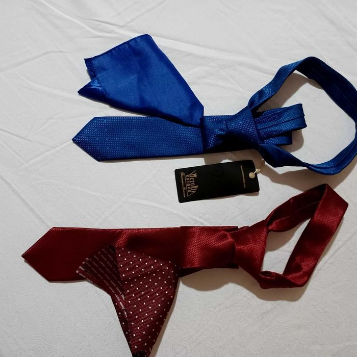 Комплект вратовръзка и кърпичка за сако.