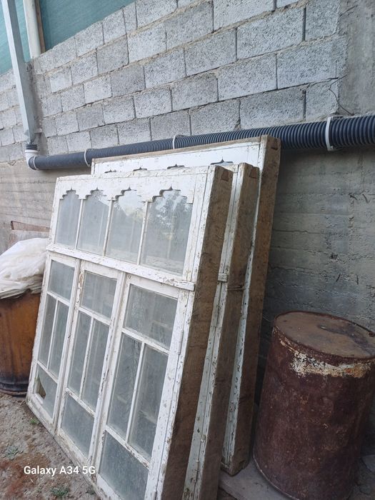 3та дераза сотилади, 2та эшик коробкасиз