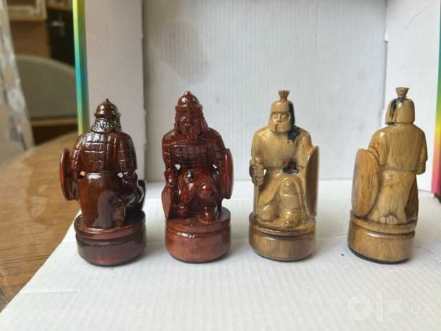Шахматы ручной работы из дерева Хурма